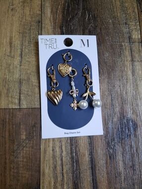 Time and Tru Gold Heart & Pearl Charm Set